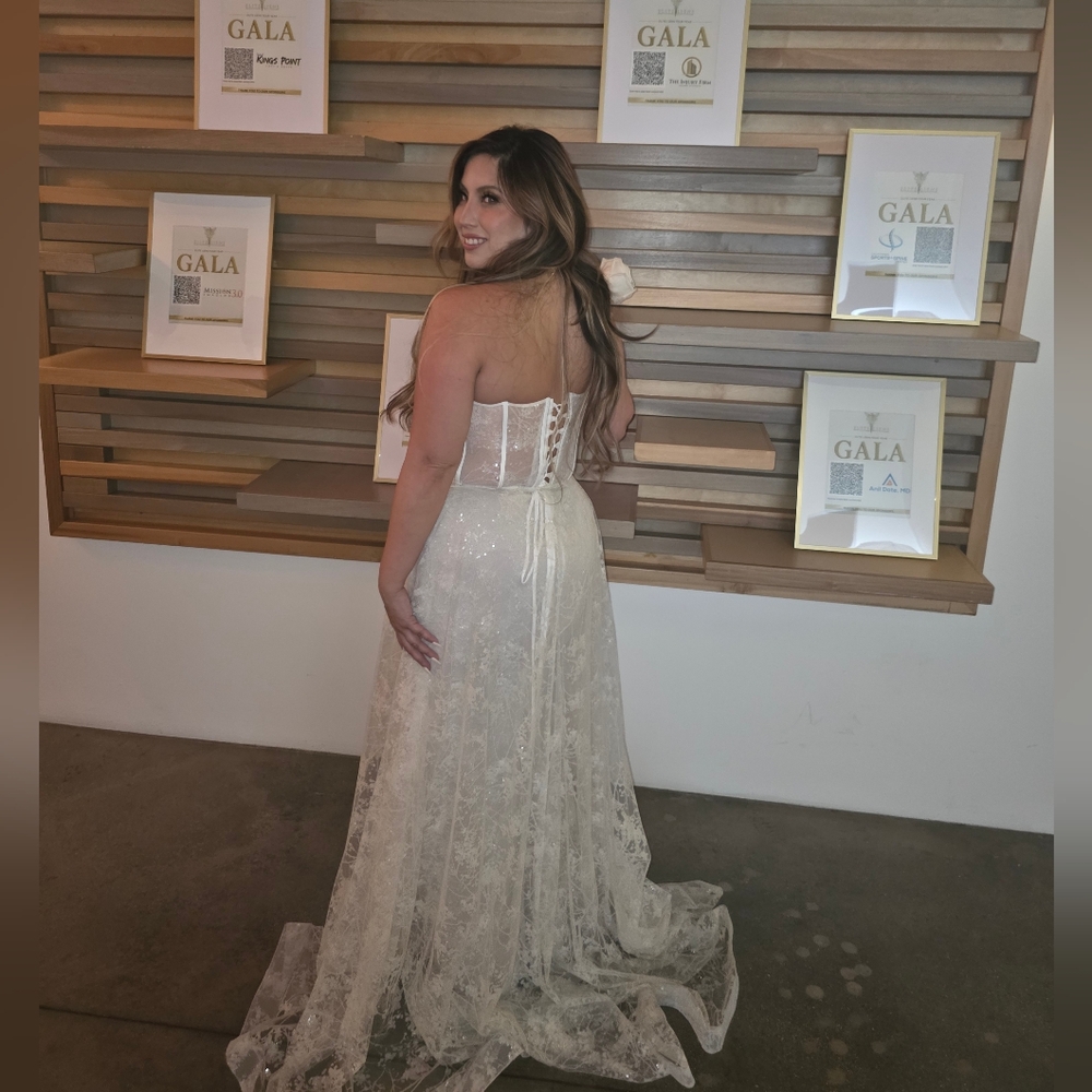 Elegant White Lace Strapless Gown